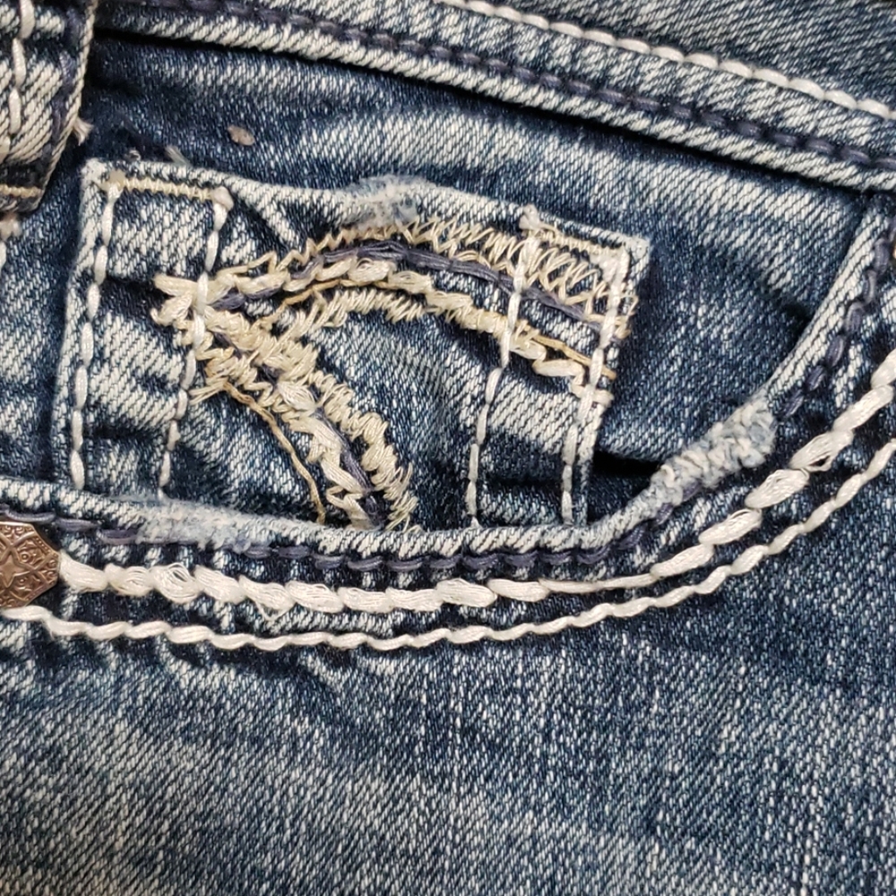 Silver Jeans - Picture 5 of 6